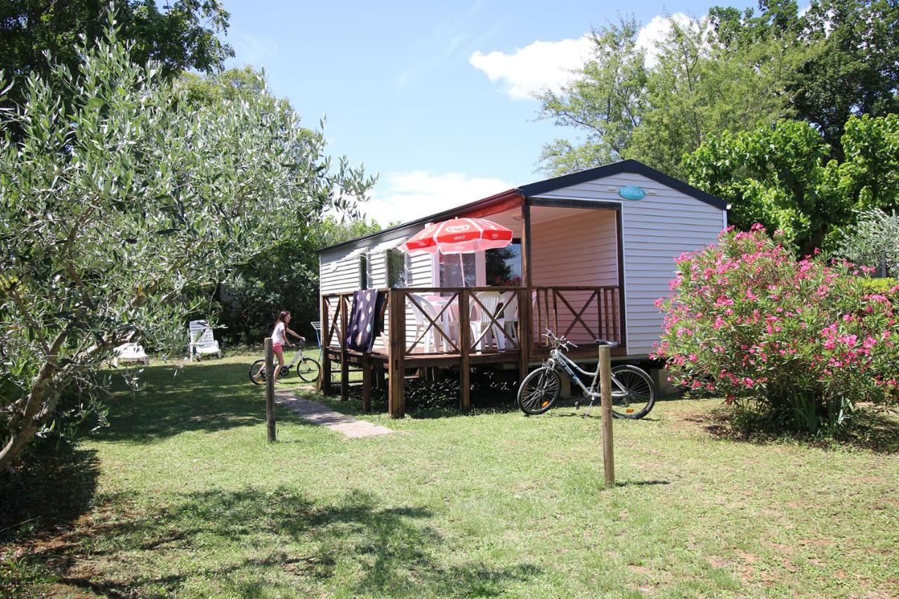 Charmant camping Familiale 3 Etoiles vue 360 plage piscine à débordement empl XXL Labeaume Extérieur photo